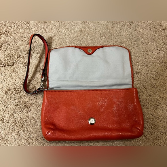 Coach hand purse - Picture 3 of 4